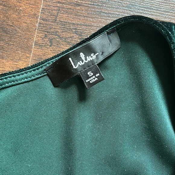 Lulus velvet emerald green wedding guest dress size small - Picture 3 of 3